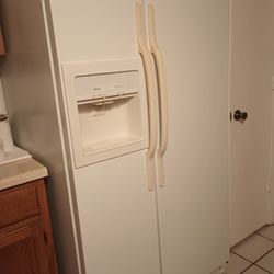 Refrigerator Hotpoint