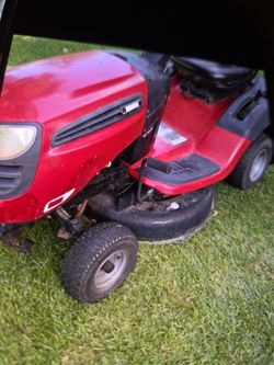 Beautiful mower garaged ready to mow.  Read  📚 all
