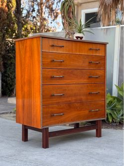Modern 5-Drawer Tall Dresser Mid Century - Chest of Drawers