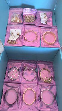Women’s jewelry