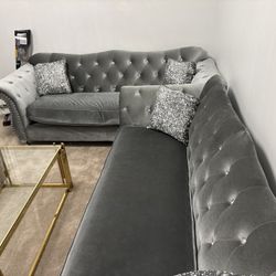 Elegant Gray Velvet Tufted Sectional Couch – Excellent Condition 