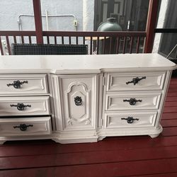 Stanley Furniture vintage French Provincial dresser