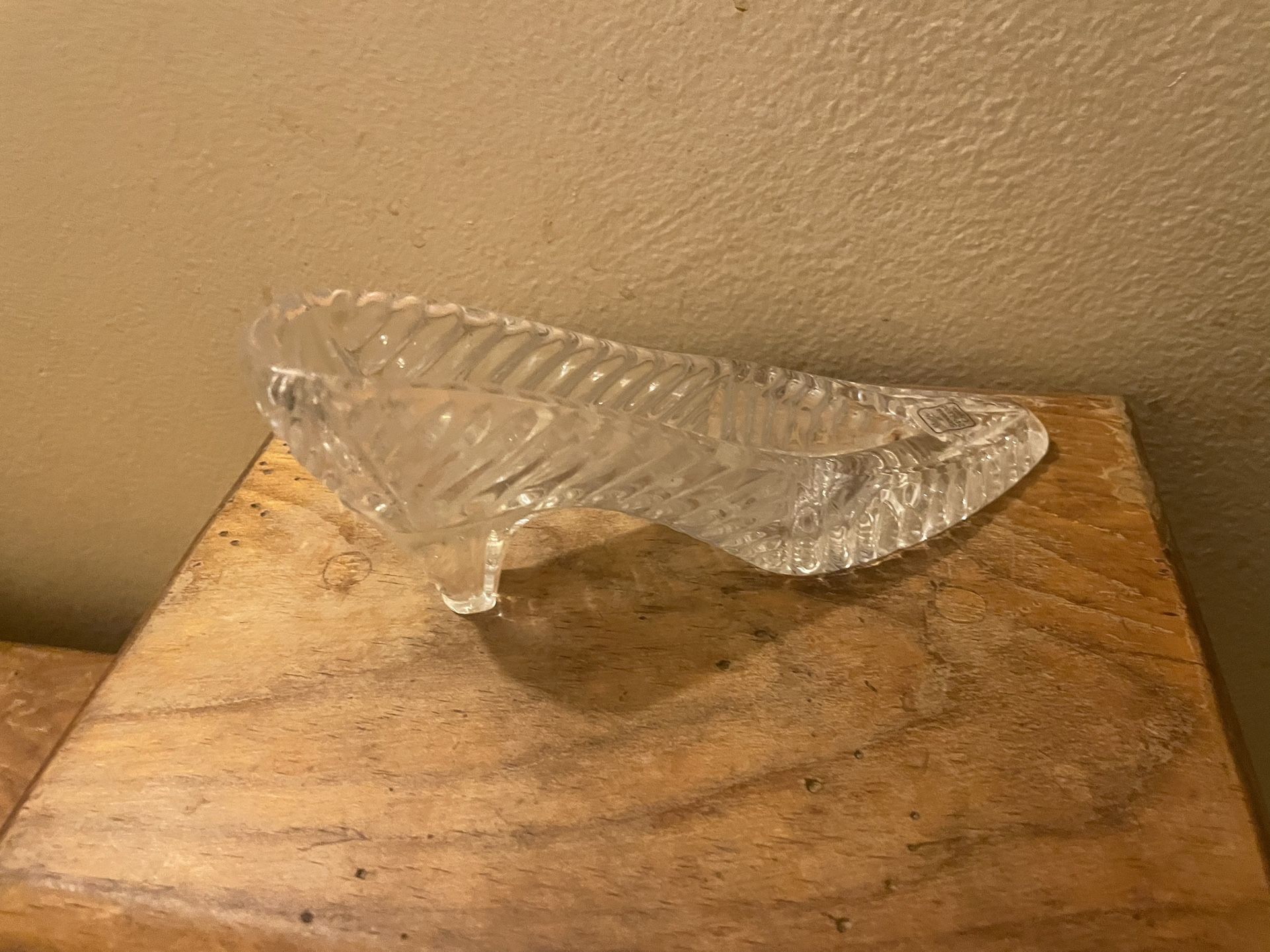 Crystal Shoe! NEW 🌟 No Cracks $6. Very Beautiful. See Pictures For Details.