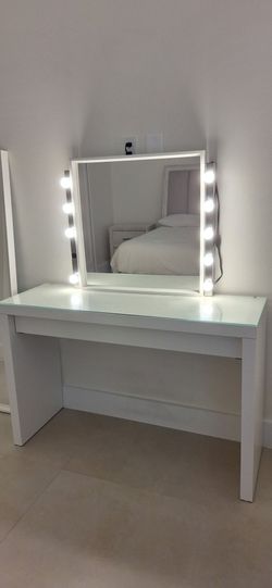 Dressing table