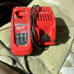 Charger 12v 18v