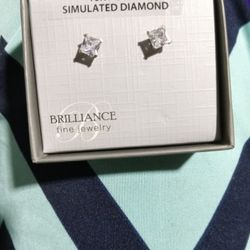 Brand New Never Worn 10kt Diamond Stud Earrings $50 Obo