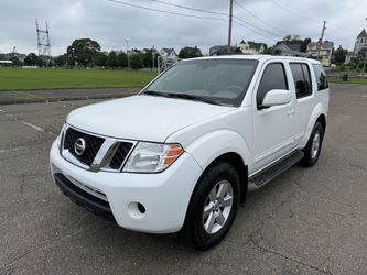Nissan pathfinder se suv 4D