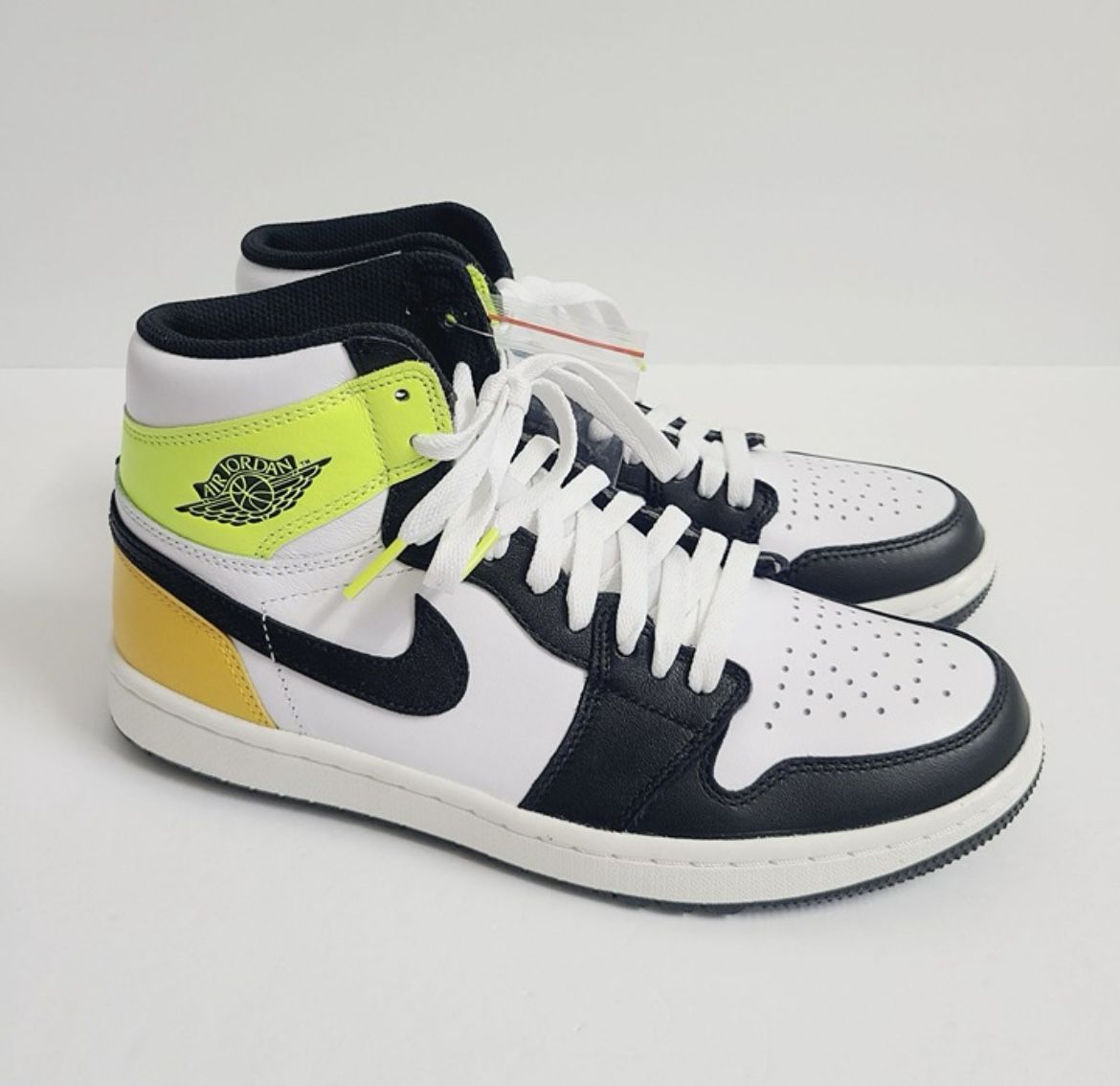 Nike Air Jordan 1 High Golf Shoes DQ0660-105 Size 10.5 White University Gold