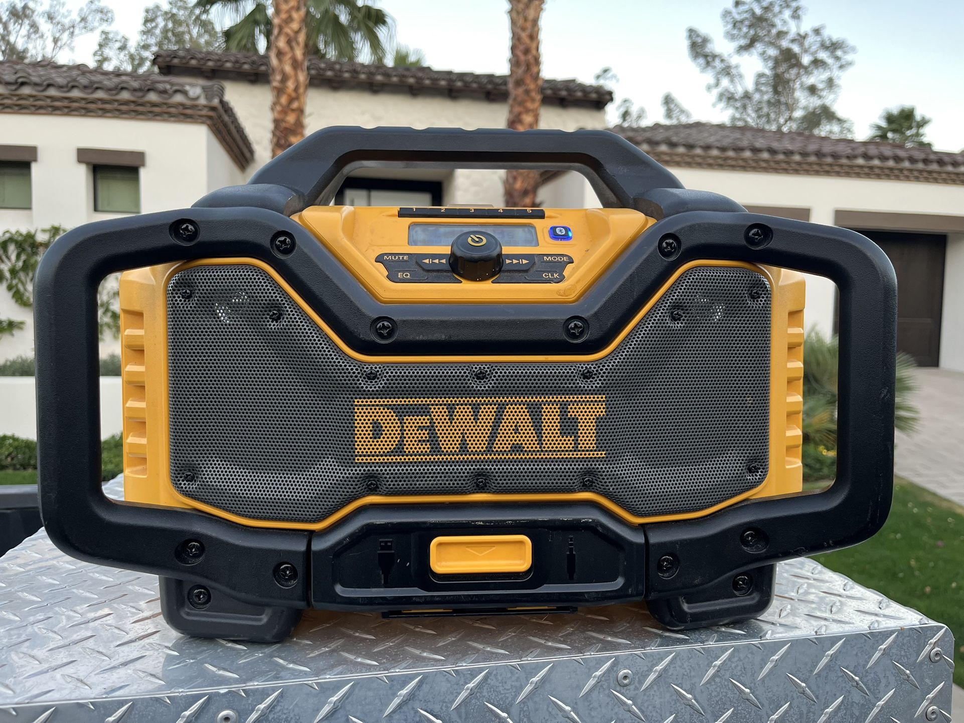 Dewalt 20v DCR025 Boom Box