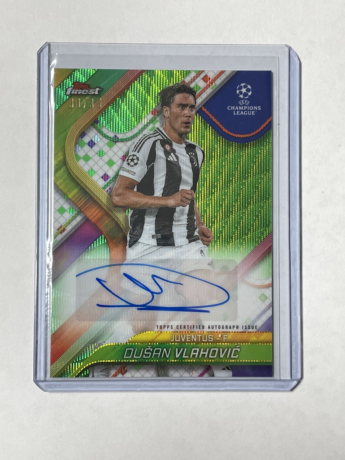 2024-25 Topps Finest UEFA CC Dušan Vlahović Green Wave Auto /99 Juventus