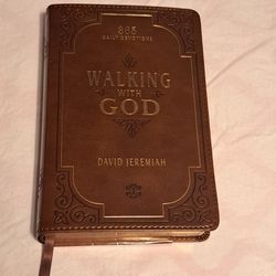 Religious Book Daily Devotions Walking With GOD By David Jeremiah