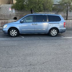 2008 Hyundai  Minivan