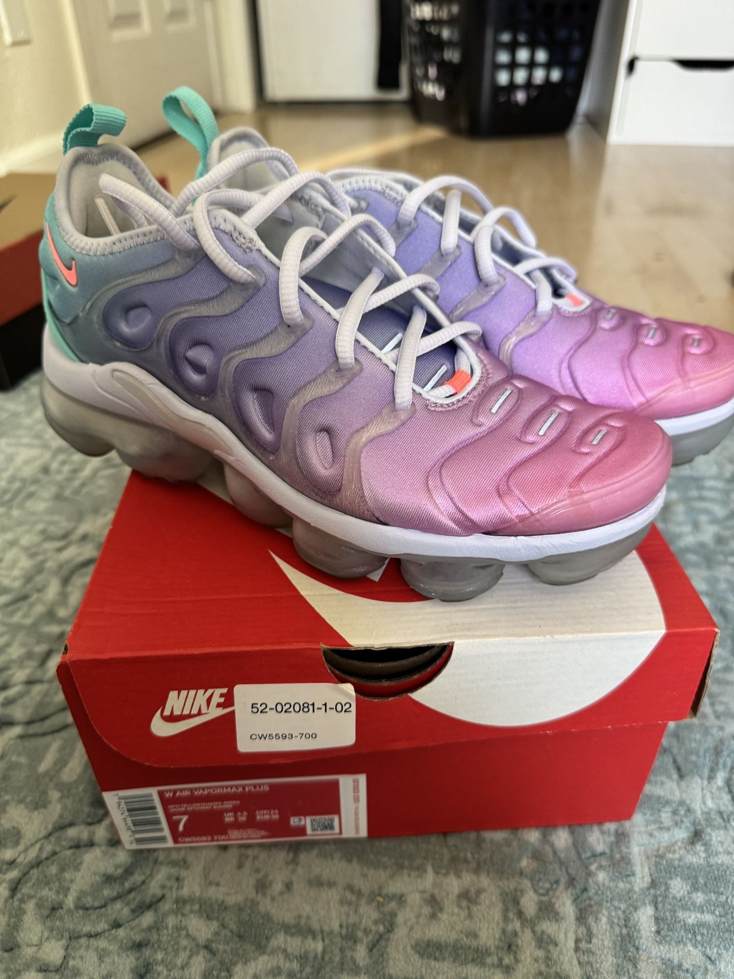 Women’s Nike Vapormax Plus Pastel Aurora Size 7
