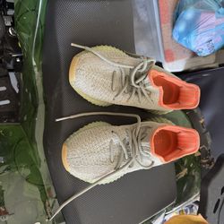 Yeezy size 4