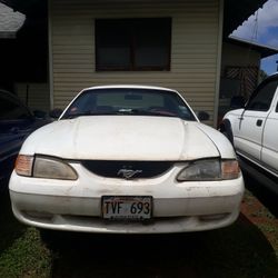 1995 T 5 FORD Mustang.