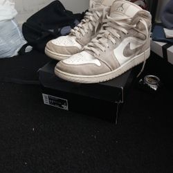 Jordan 1 Mid SE