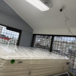 CALIFORNIA KING SIZE KING KOIL NATURAL COLLECTION MATTRESS & BOX SPRINGS BED SET