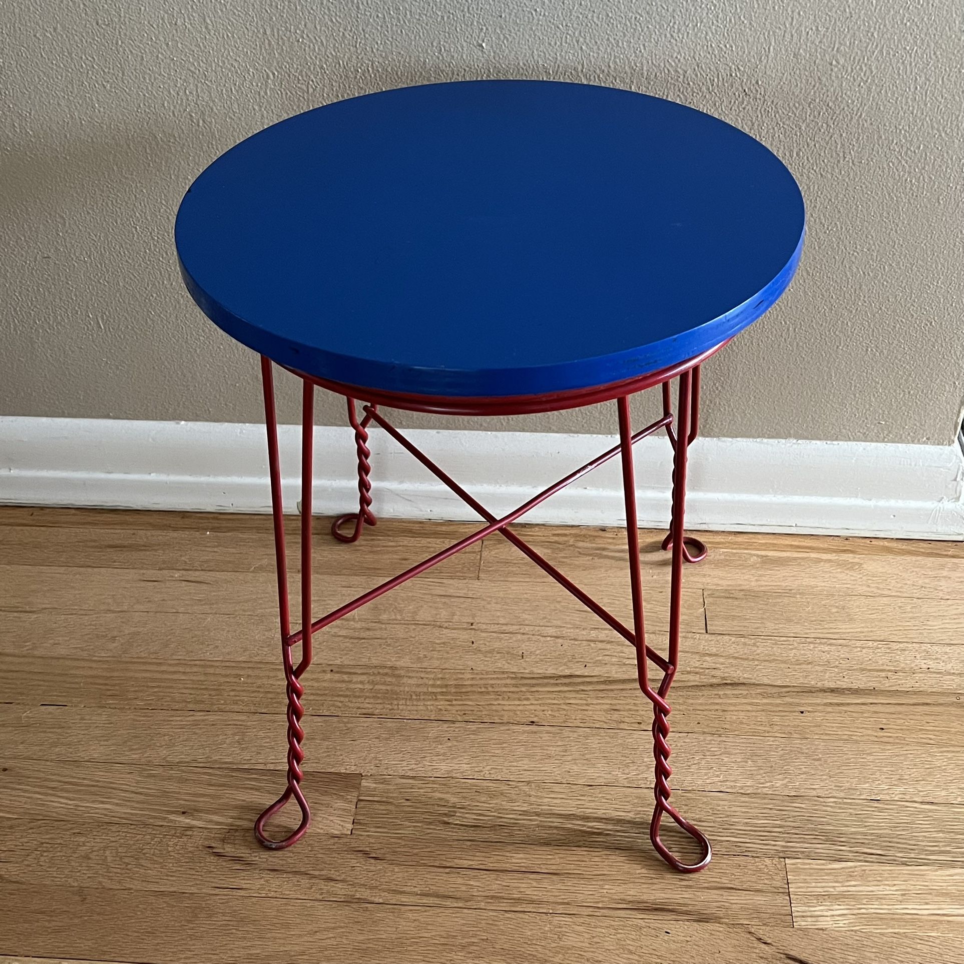 Retro Vintage Wire Rotating Table / Stool