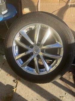 Infiniti 17-Inch Alloy Wheel with Tire