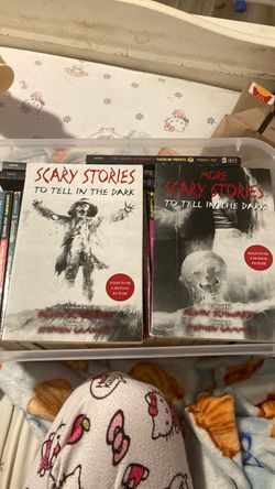 Bundle of 35 fnaf and goosebumps books