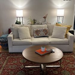 White Couch With Pullout Bed 