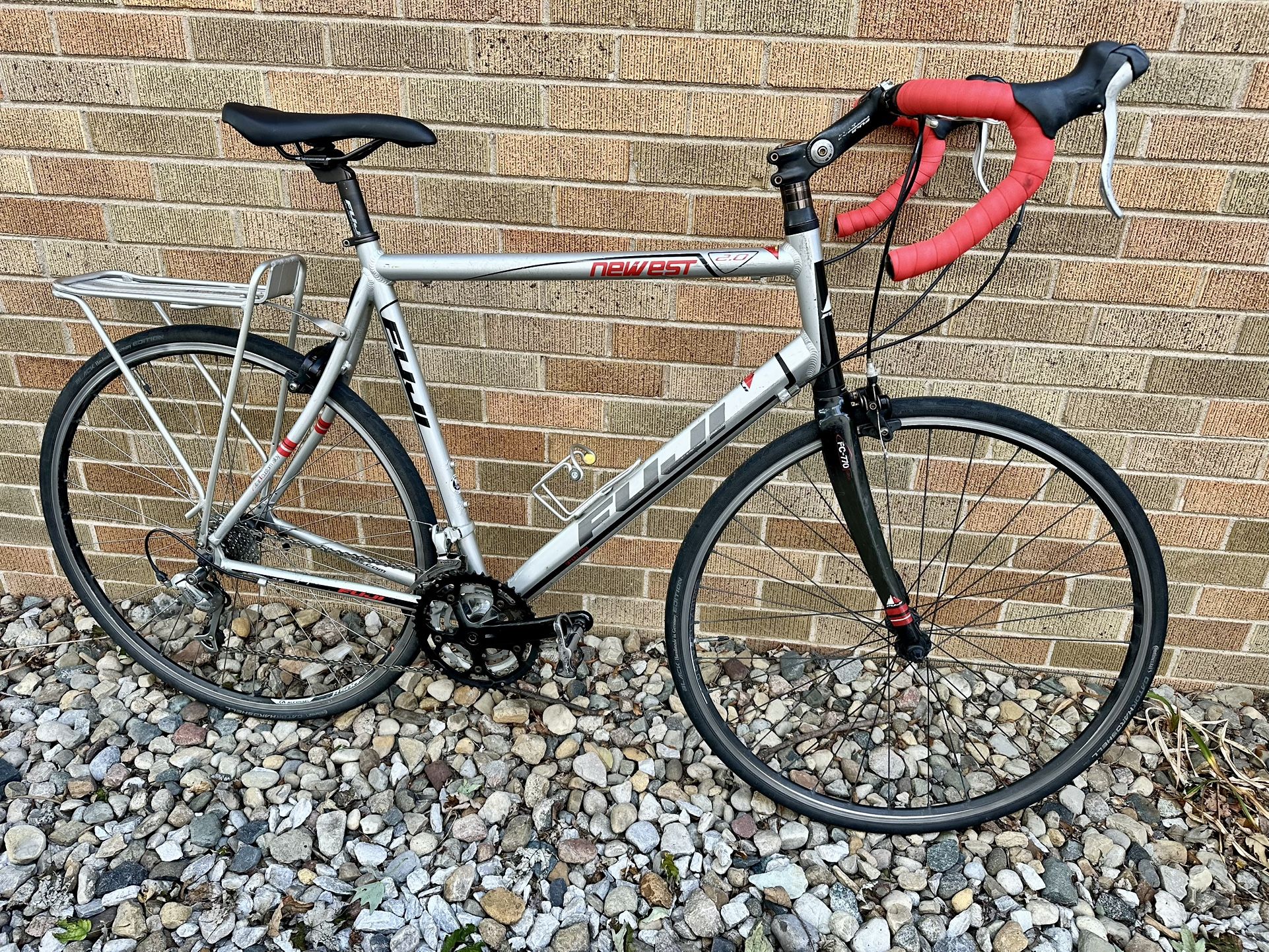 Fuji Newest 2.0 Road Bike 58cm (L) 