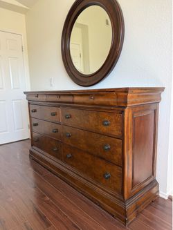 Ethan Allen 9 Drawer Dresser