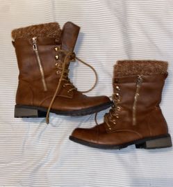 WOMENS BOOTS 