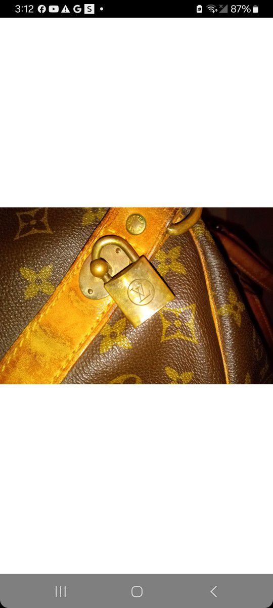 Louis Vuitton Luxury Duffle Bag 