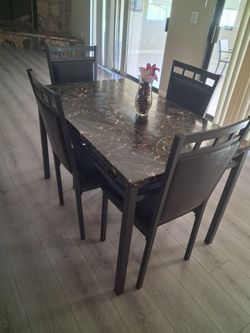 Kitchen table