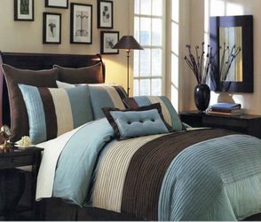 Royal Hotel Bedding Queen 8 piece Comforter set. manyfactured by Jeridan Textiles. opened but never used