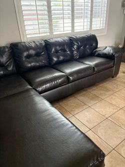 Sectional Sofa - Good Conditions