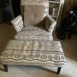 2 Captains chairs With Ottoman 