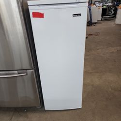 Magic Chef Upright 10cf Deep Freezer 