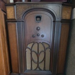 Philco Model 90 Lowboy  Console Radio
