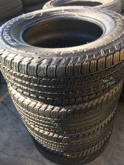 Set semi new Goodyear 245/65/17