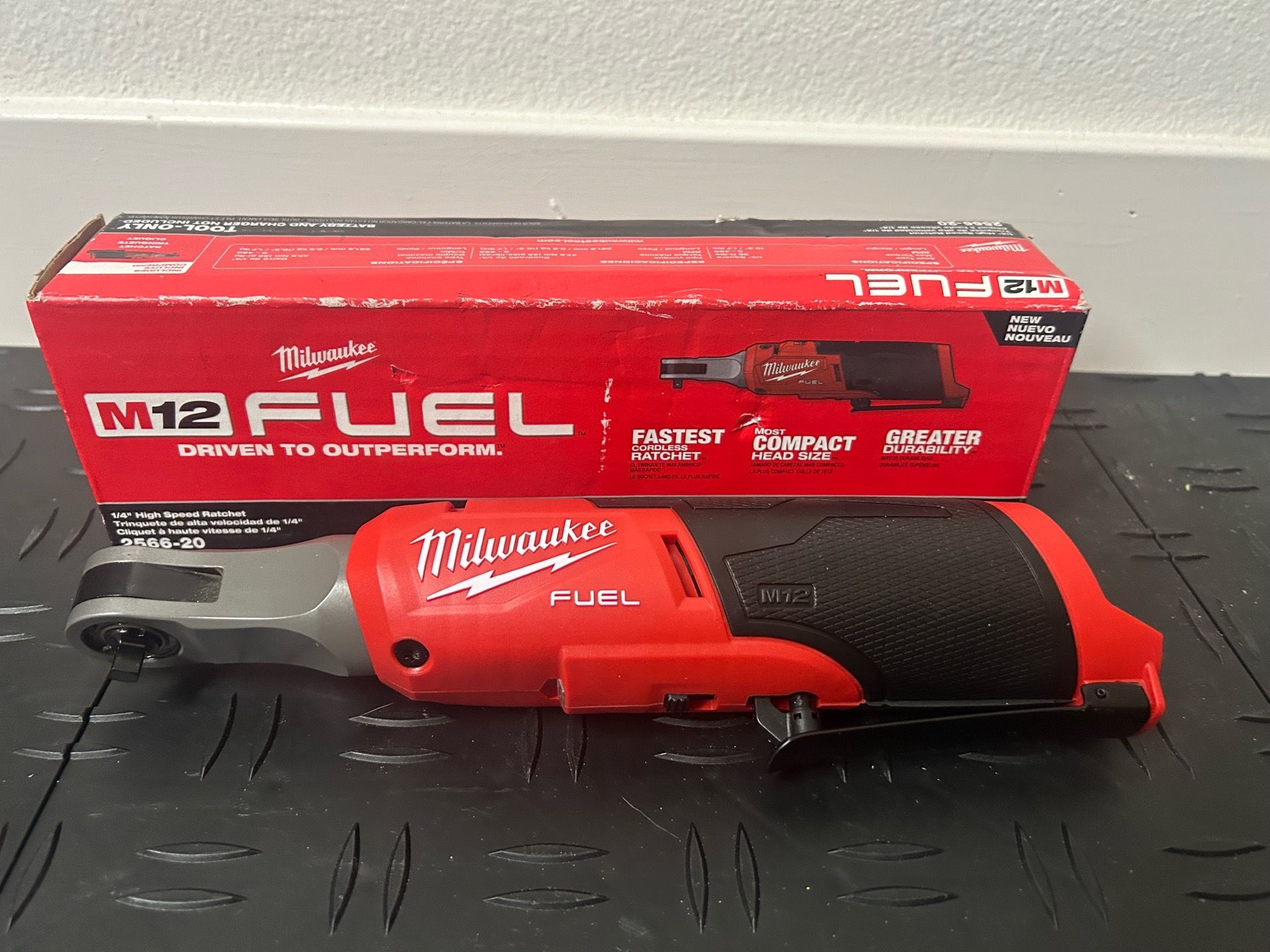 Milwaukee M12 FUEL 12V Lithium-lon Brushless Cordless High Speed 1/4 in. Ratchet (Tool-Only)