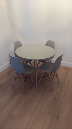 Dining table set