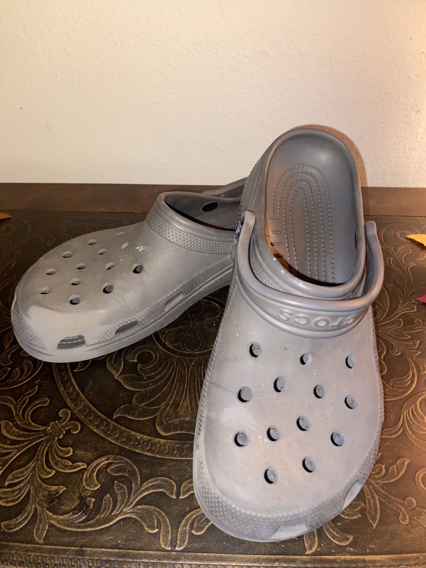 Grey Crocs Women’s SZ.10 Mens 8