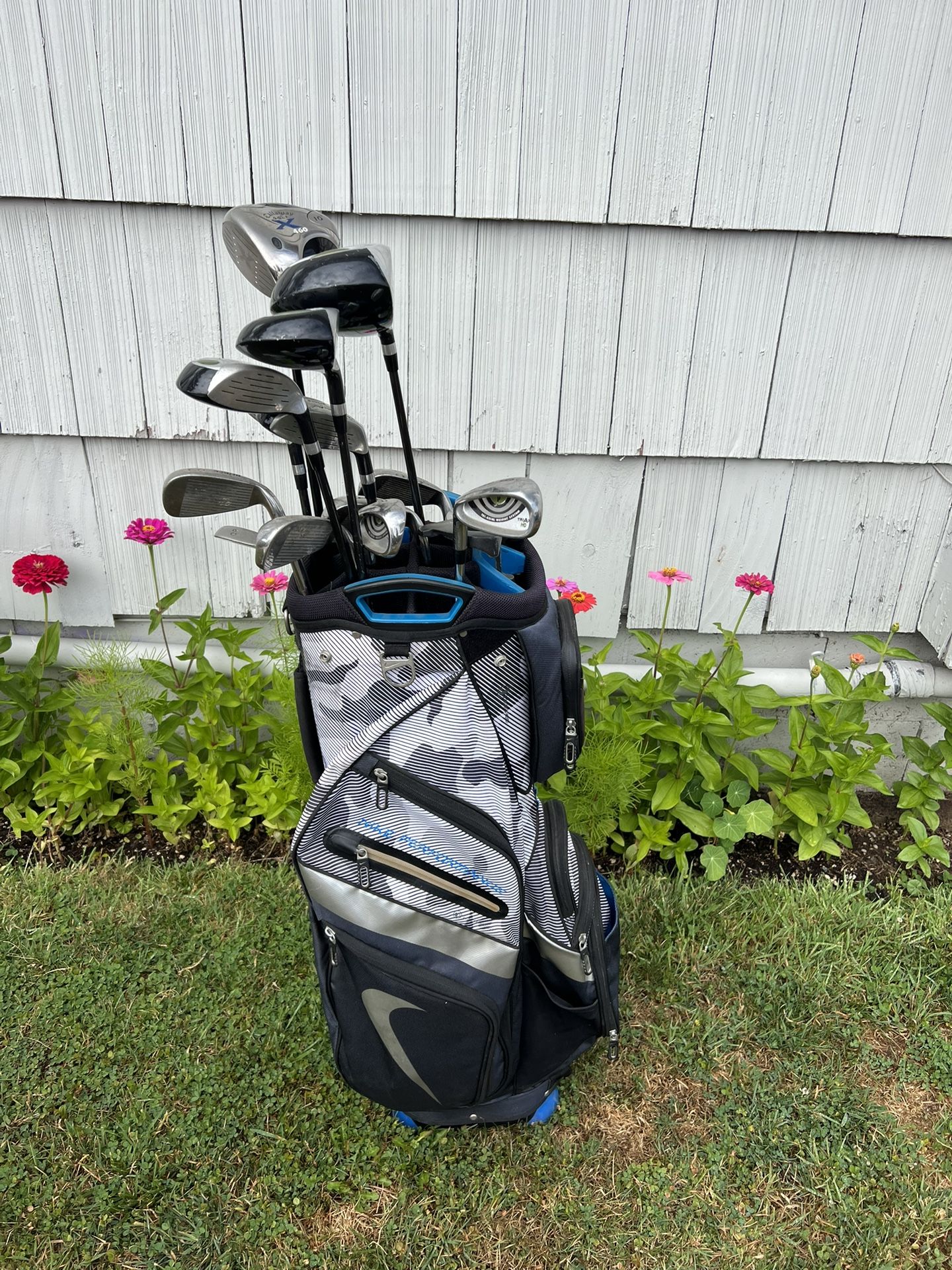 Left Handed Golf Clubs And Nike Bag
