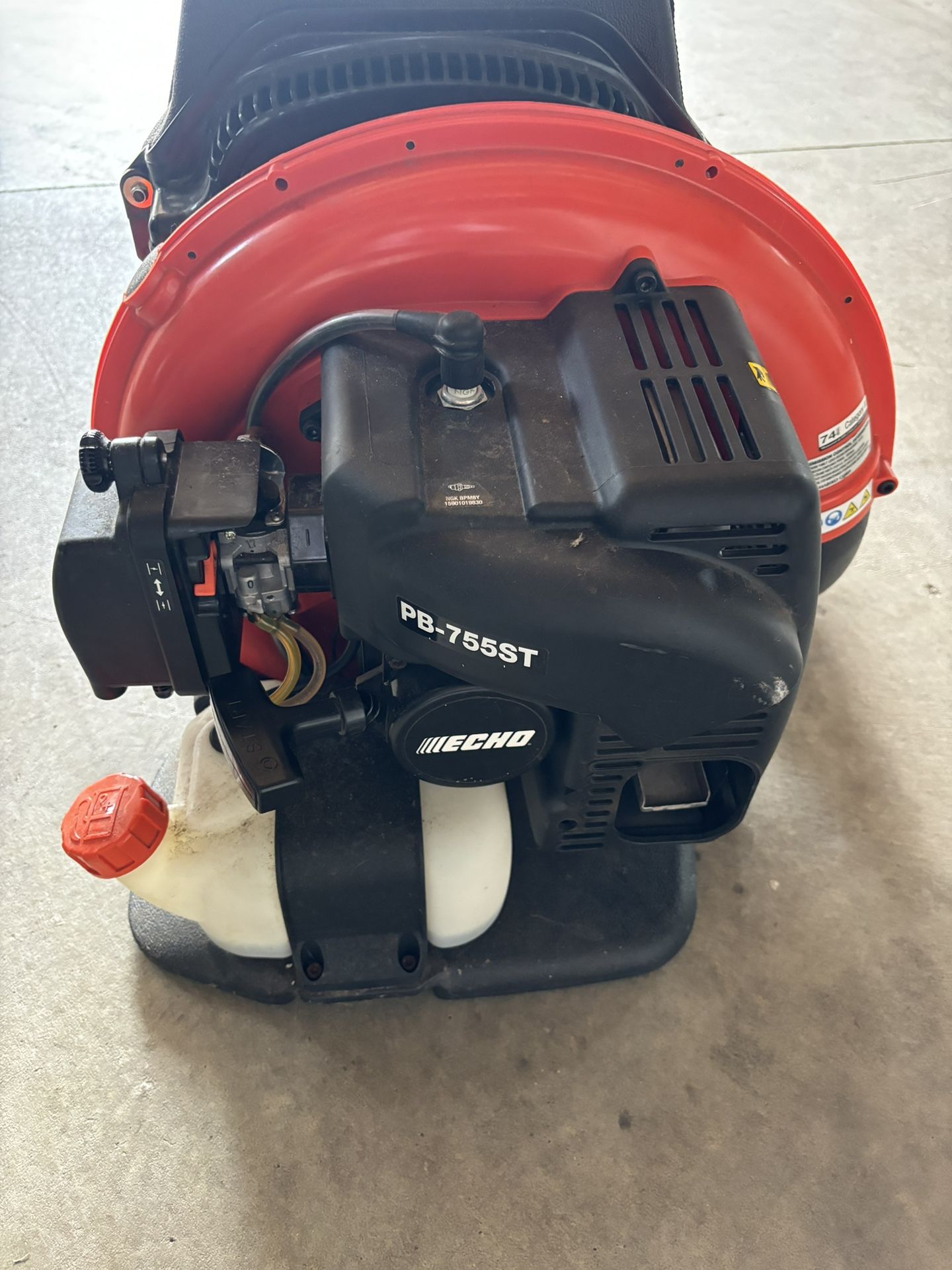 Echo PB-755ST 63.3cc 233 mph 651 CFM Backpack Leaf Blower w/ Tube-Mounted Throttle.
