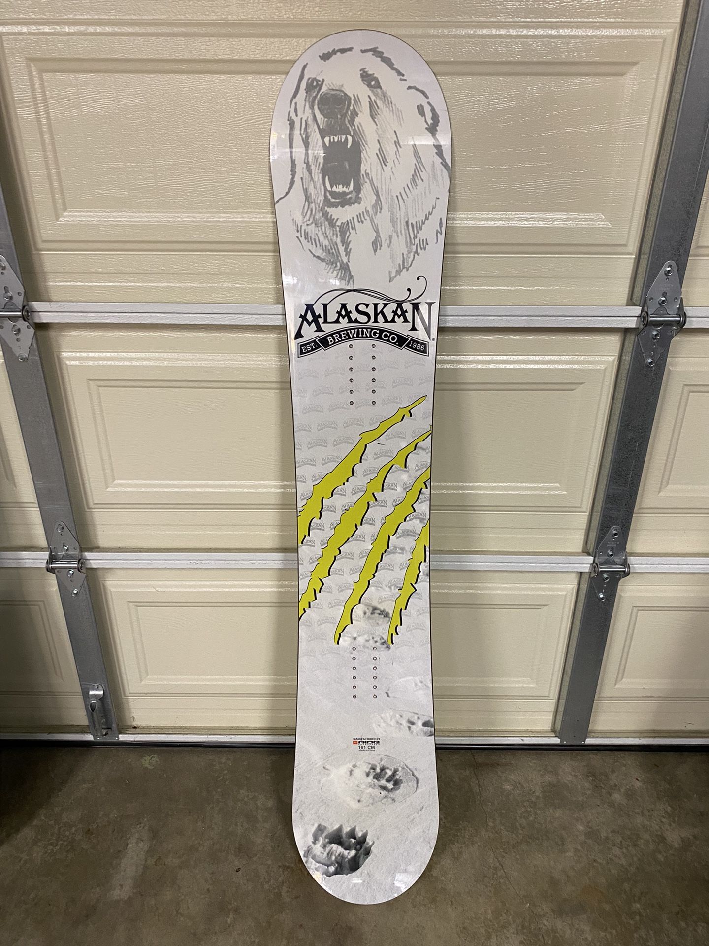 jones alaskan brewing snowboard Men's Aviator 2.0 directional board with a floaty Alaskan Brewing partners with TGR,