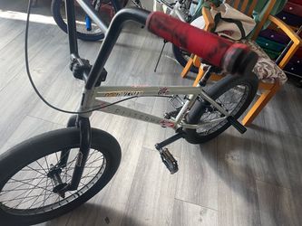 Elite BMX Bike with Red Grips