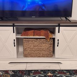 Set TV Standing And Bookshelf 