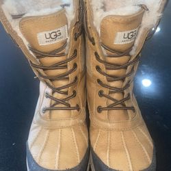 Women’s UGG Adirondack Boots