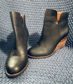 Lucky Brand Yolene leather black wedge ankle boots size 6.5( Must Pick Up Southside 78221)