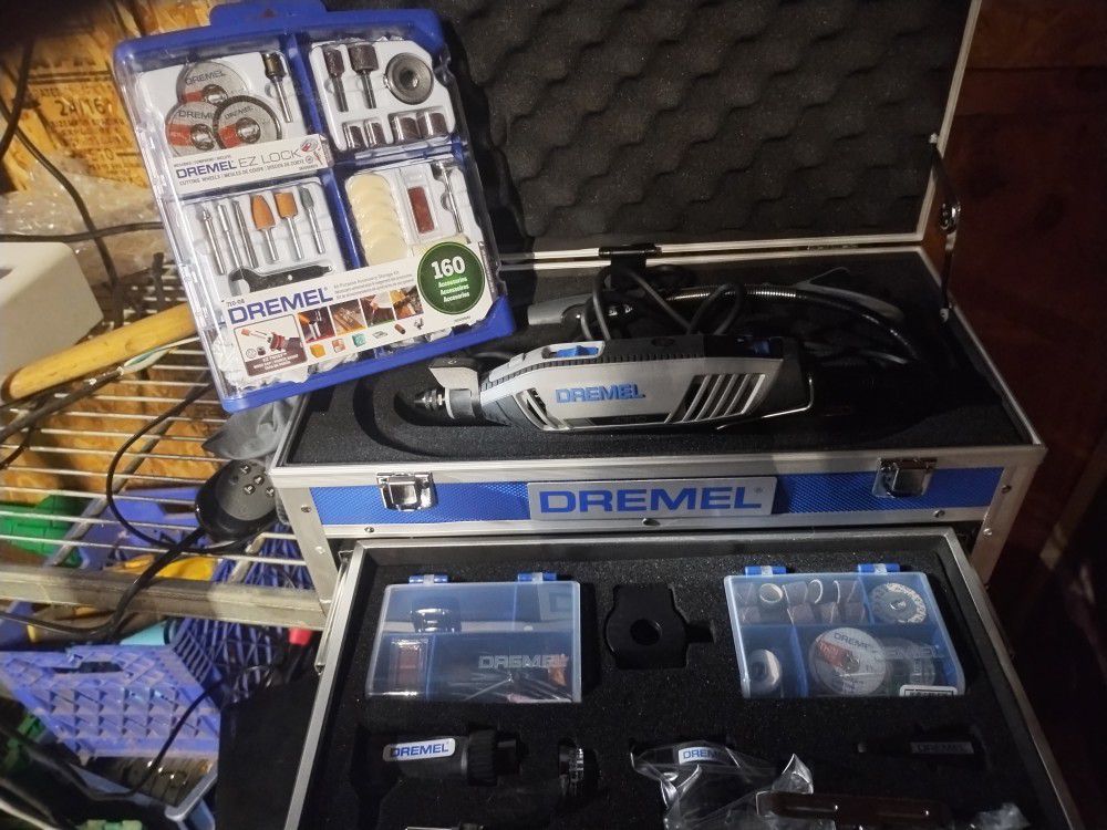 Dremel With Case And Tons Of Extras