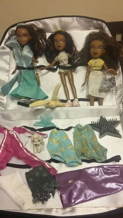 3 bratz dolls in case with accessories 35 all firm