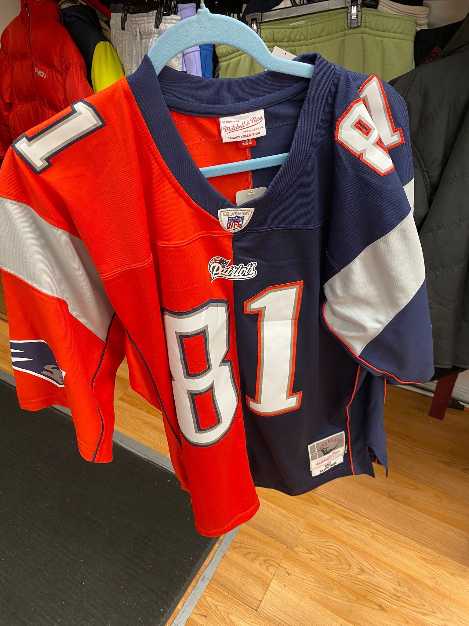 NFL Patriot Randy Moss Jersey Official Michell And Ness Size Xl New With Tag 