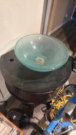 Glass bowl sink